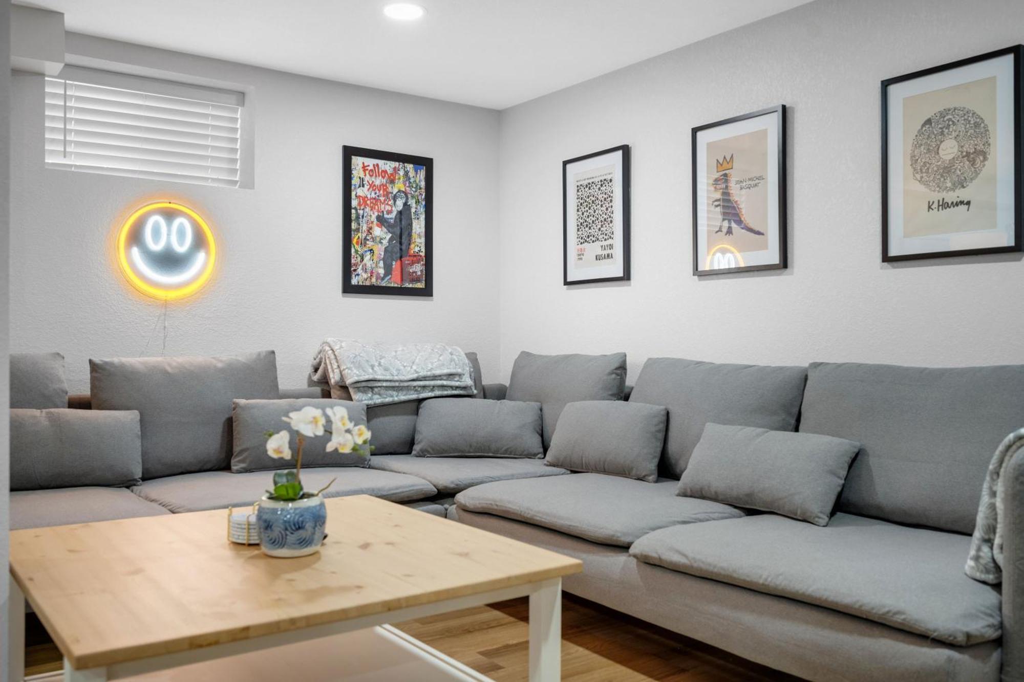 Beautiful Work Retreat In Near Downtown Apartment