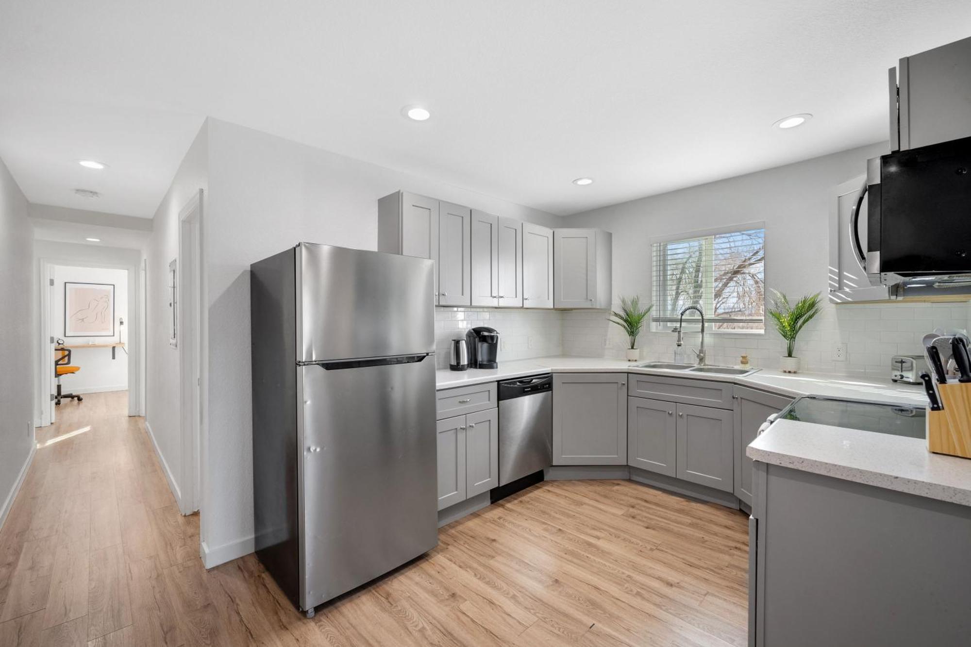 Beautiful Work Retreat In Near Downtown *