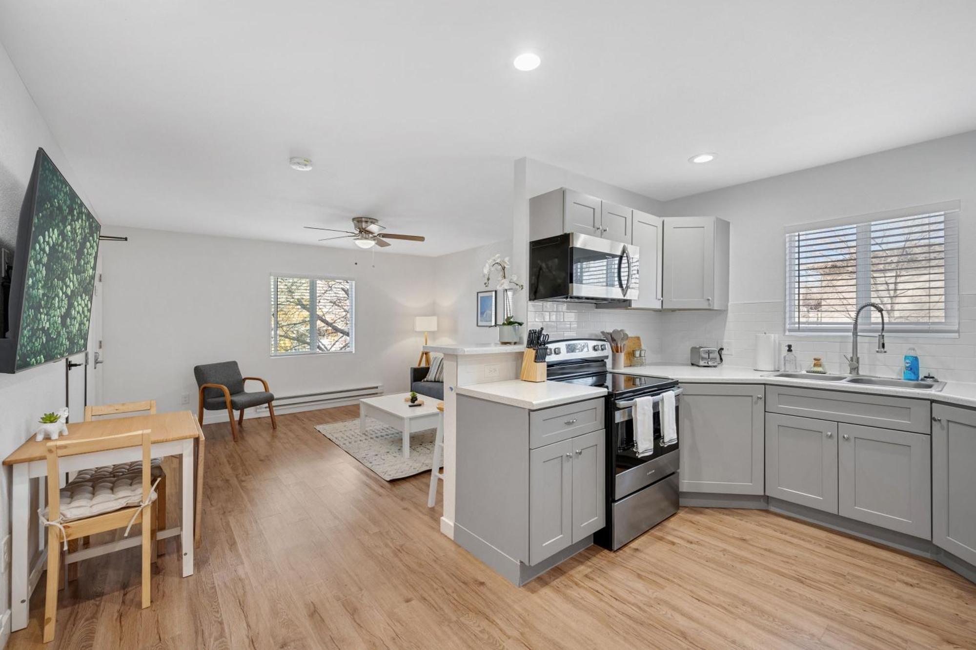 Beautiful Work Retreat In Near Downtown
